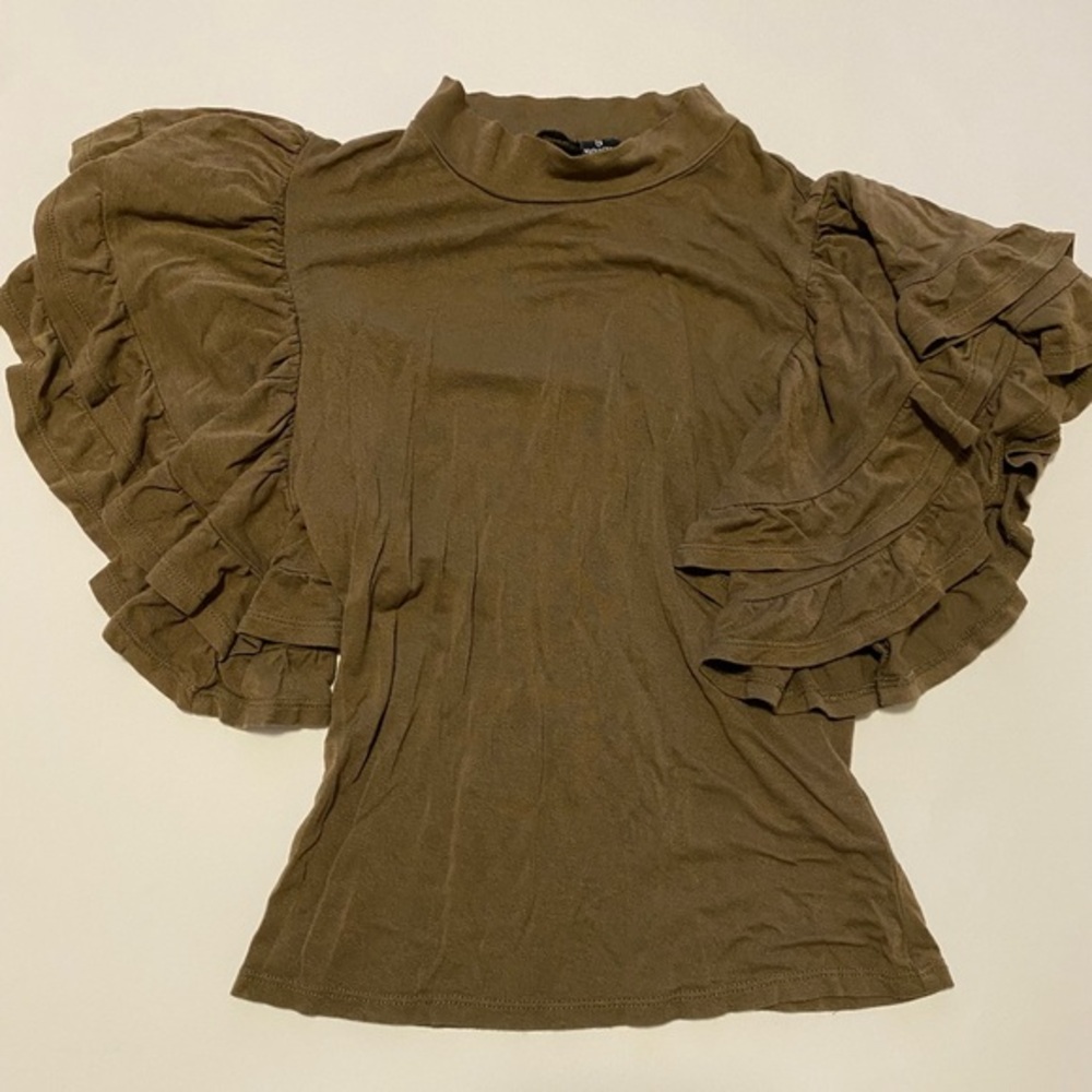 Cute ruffle sleeves top